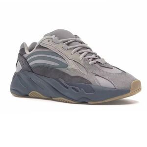 adidas Originals Yeezy Boost 700 V2